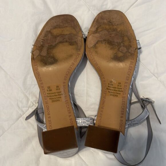 Bleecker & Bond Zagora size 8.5 Ice blue grey croc strappy sandals GUC No box - Picture 7 of 14